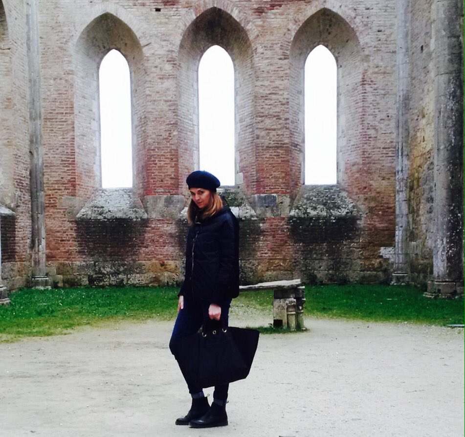 acillerai's tweet photo. #telavela e @califale nella bellissima abbazia di San Galgano! #Toscana #Siena #Family #telavelanchetu #bellaitalia https://t.co/VvWTkliv8v
