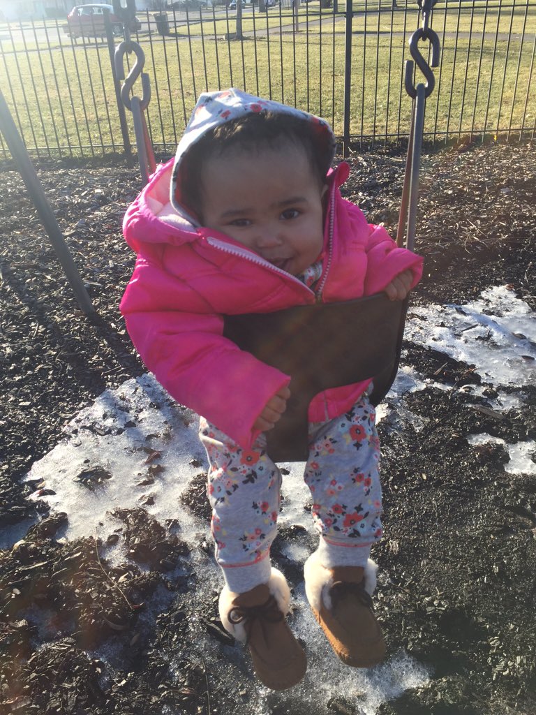 1WayOrThrOther's tweet photo. Nice day at the park👶🏽👨‍👩‍👧🌥 https://t.co/ZUrlHJVnGB