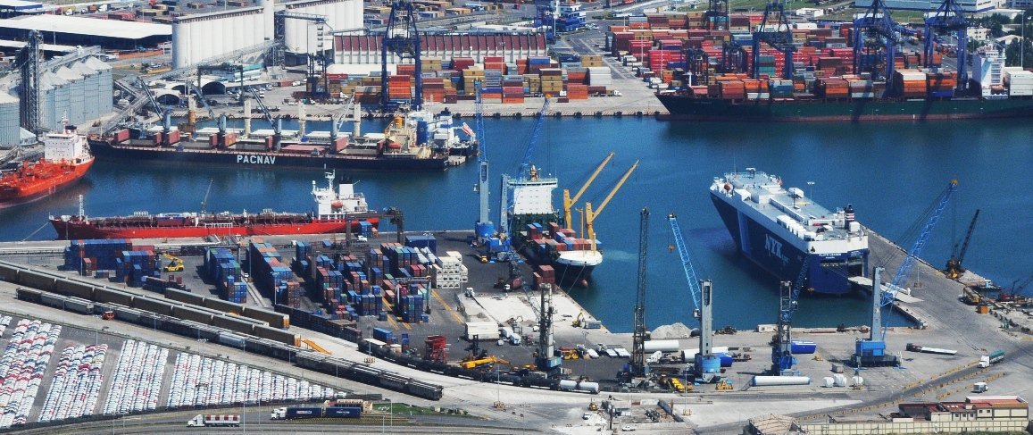 Parten del puerto de  Veracruz los primeros contenedores refrigerados al Este de EU ptc.mx