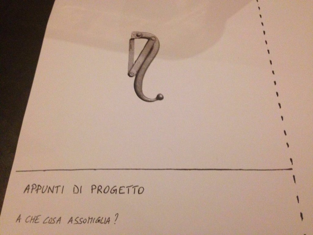 Scudi, timoni facce buffe, Anche le mamme sono al lavoro per completare i progetti #kindersorpresa #giochiamoinsieme