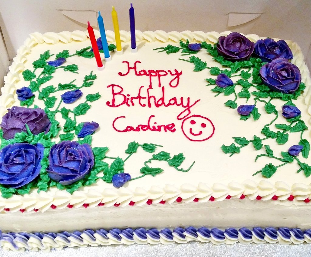 _tashcakes_'s tweet photo. This is what happens when you don't do letter-piping regularly. 😂 The smile made up for it! #homemade #birthdaycake https://t.co/GO9EGobbAc