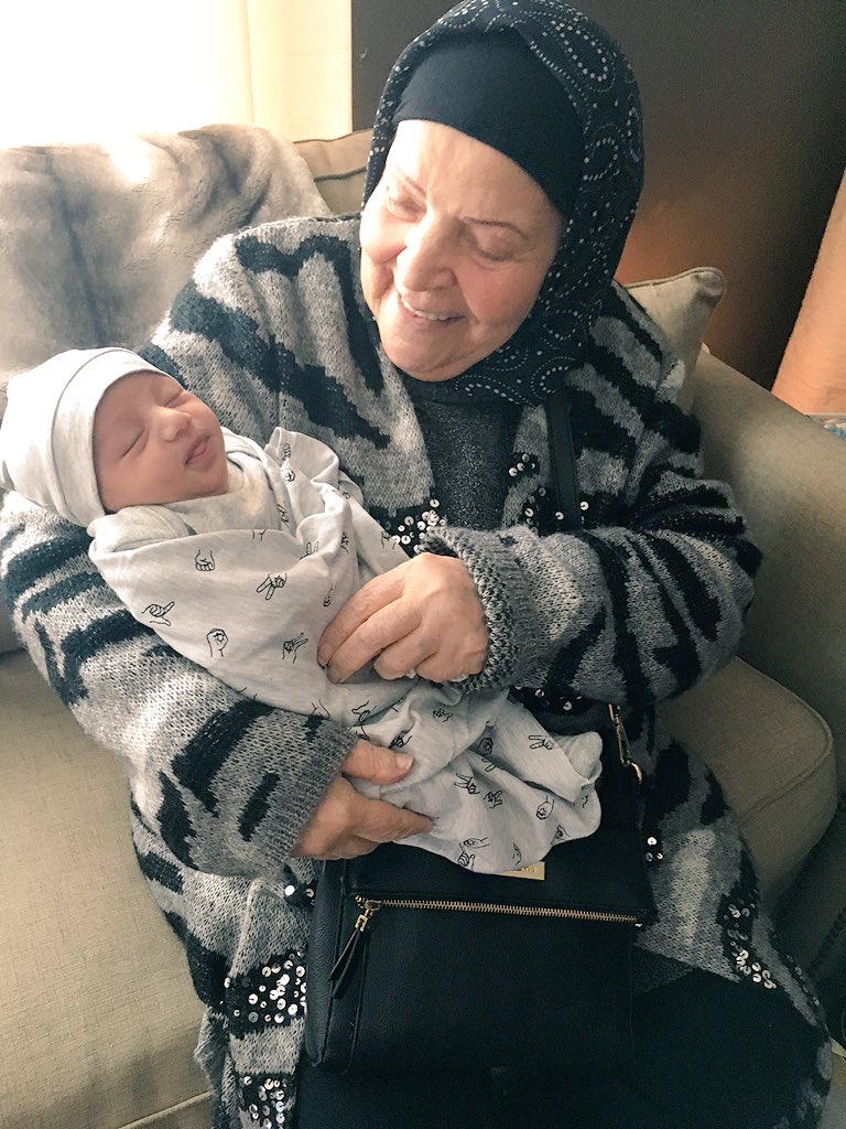 emanchami's tweet image. Oldest &amp;amp; youngest in the family 💙 #FiveGenerations