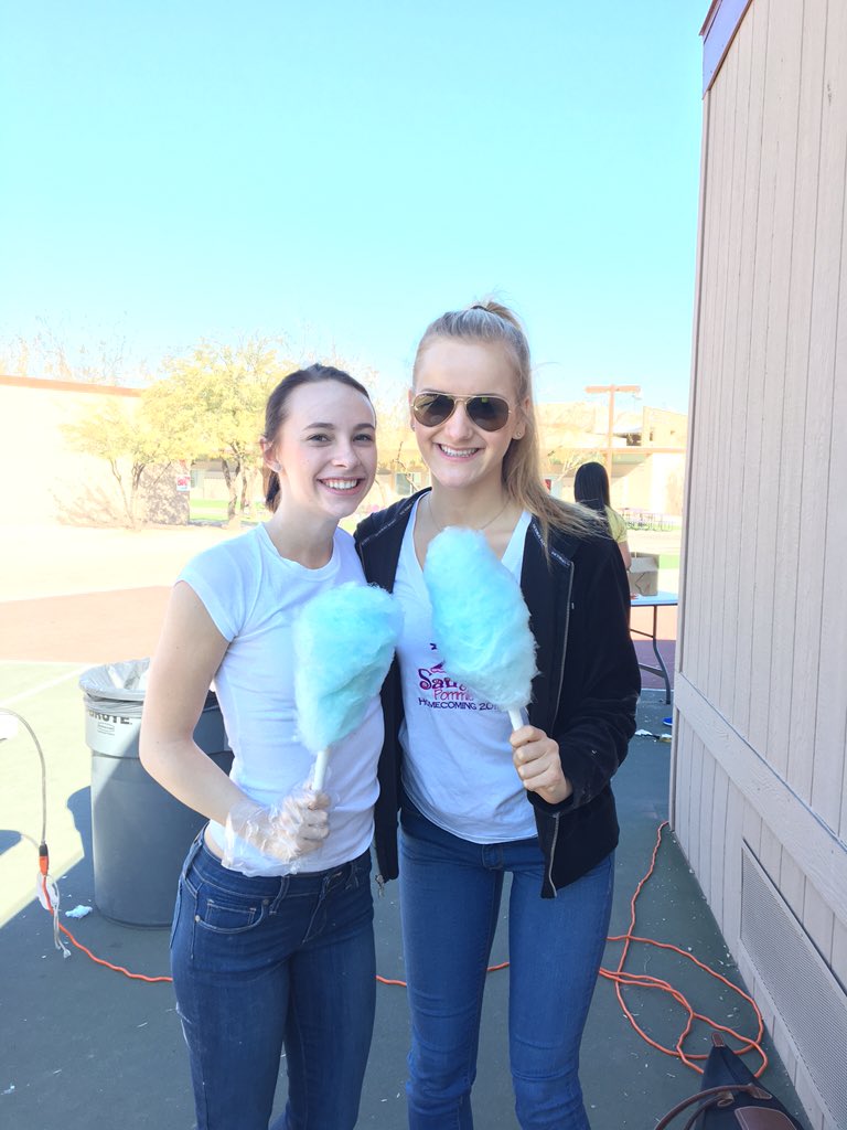 Get your sweet pirate treats at the tennis court! 🍿🍬🍭