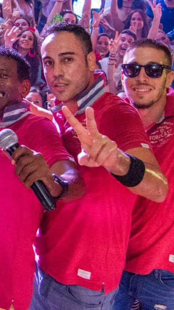 LaNuitAlm's tweet photo. Sorpresa para tod@s !! Desde 5*Pino
Tenemos esta noche la animación más Cubana... Con Alberto 
( EL CUBANO ) https://t.co/vmSNGgGwQa