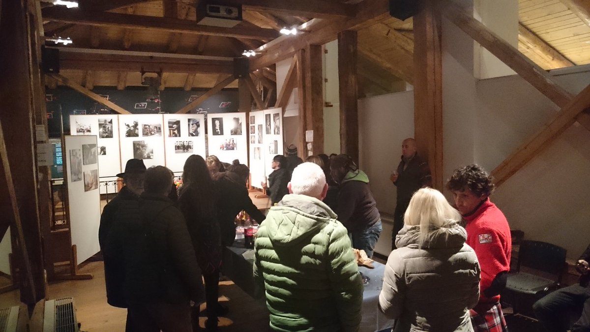 chei_d_s_plonia's tweet photo. Inaugurazione #Mostra sul #Carnevale 2016 #Dosoledo @Algudnei #tradizione @FolcloreNews https://t.co/ODHqsiQXmV