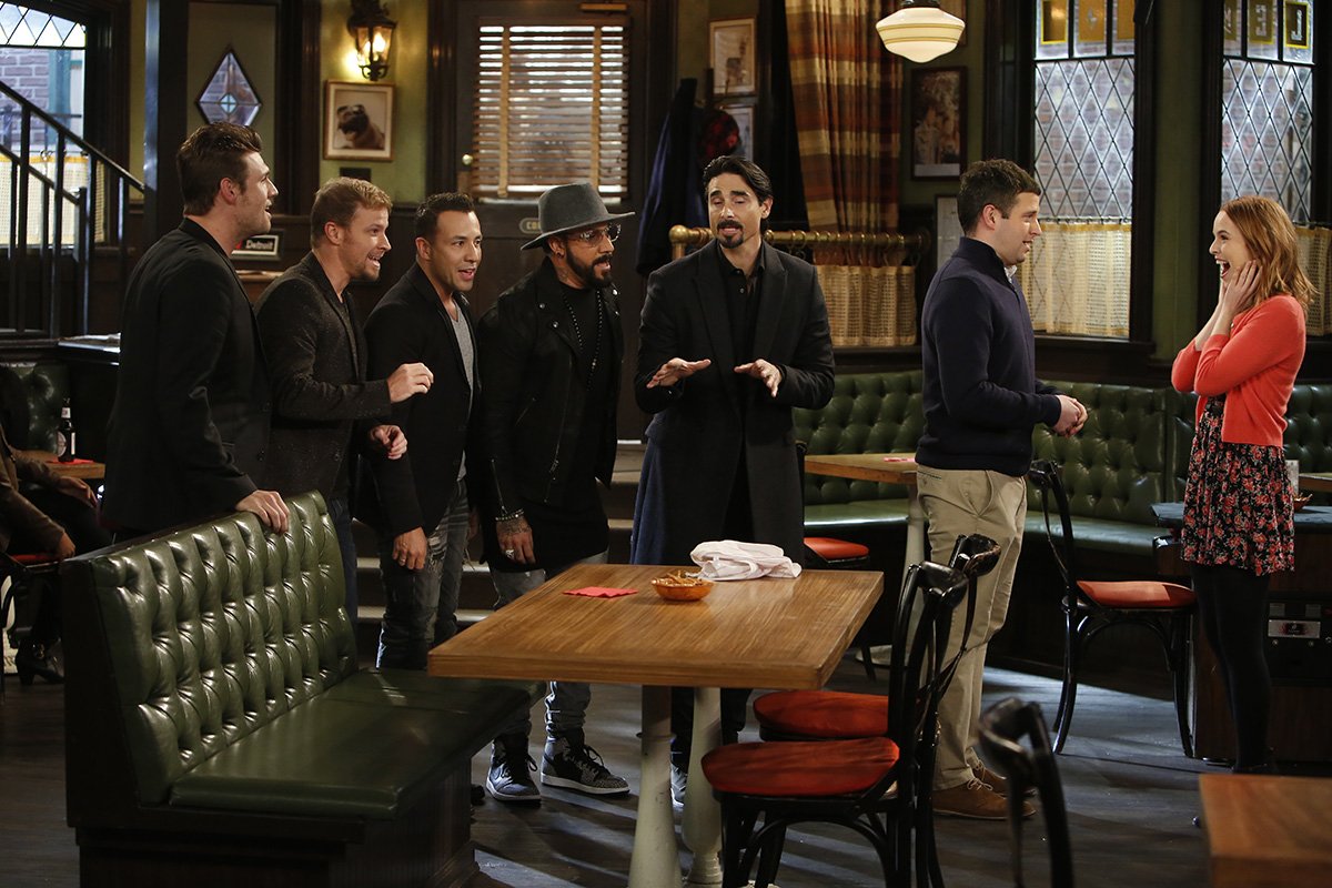 NBCUndateable's tweet photo. Live flashbacks, montages, &amp; @BackstreetBoys! Watch the #UndateableLive season finale now: https://t.co/Cr7hEBMdJi https://t.co/ffAiqXFVUQ