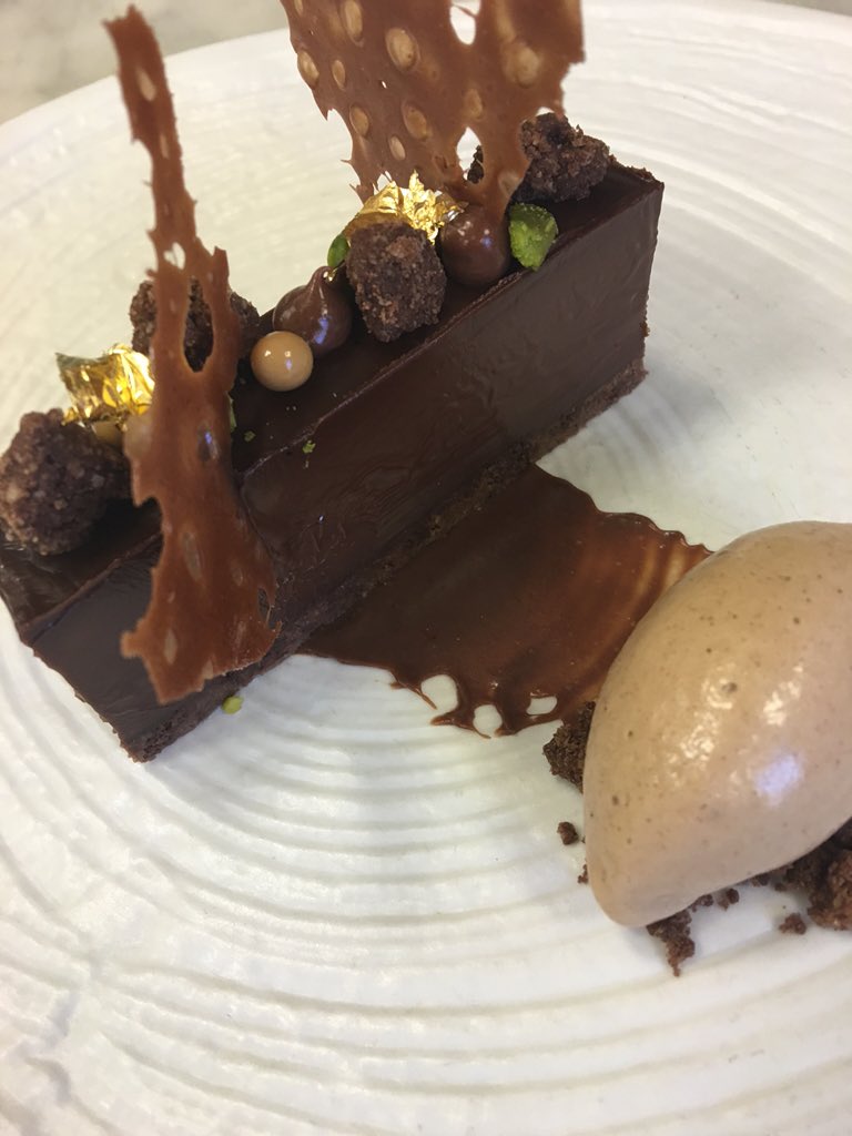 PascalProyart's tweet photo. @_markjordan #OceanatOneOOne full on tonight #stunning #food tasting created by both of us this evening left πππ₯π·π΄ https://t.co/WrvLoo4w7k