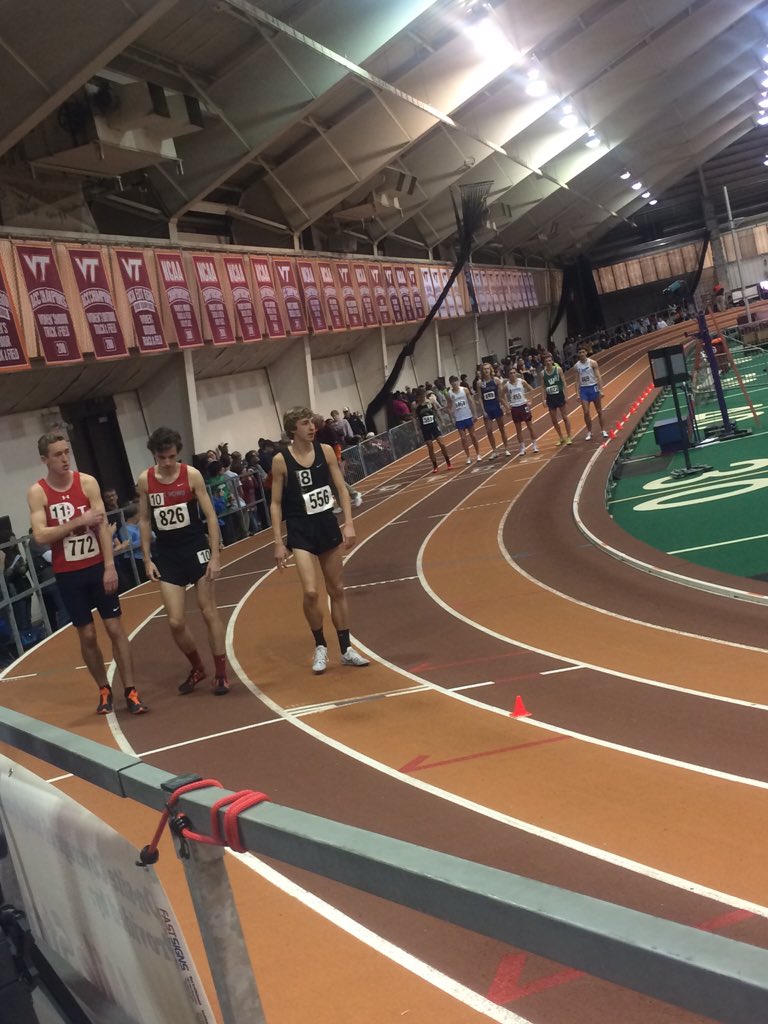 MileSplitDMV's tweet image. Boys 1600 seeded section is off! #VaTechInvite