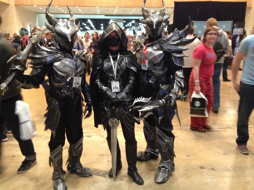 snowlitTV's tweet image. I was told this is the daedric armor that I haven&apos;t found yet in my first playthrough of Skyrim 😂 #noobproblems