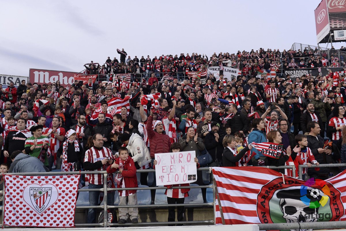 AthleticClub's tweet photo. 📷 A petición popular, otra foto de nuestros aficionados  0-1 #athlive  #GETvATH https://t.co/CW2OCObokD