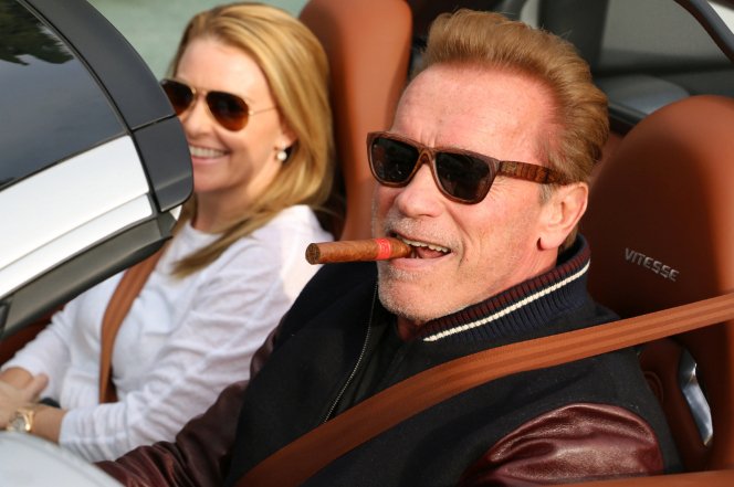CigarDaveShow's tweet photo. Arnold Schwarzenegger hits the road with girlfriend and cigar
https://t.co/UdoJbjBBRS https://t.co/dO3KOd8BUJ