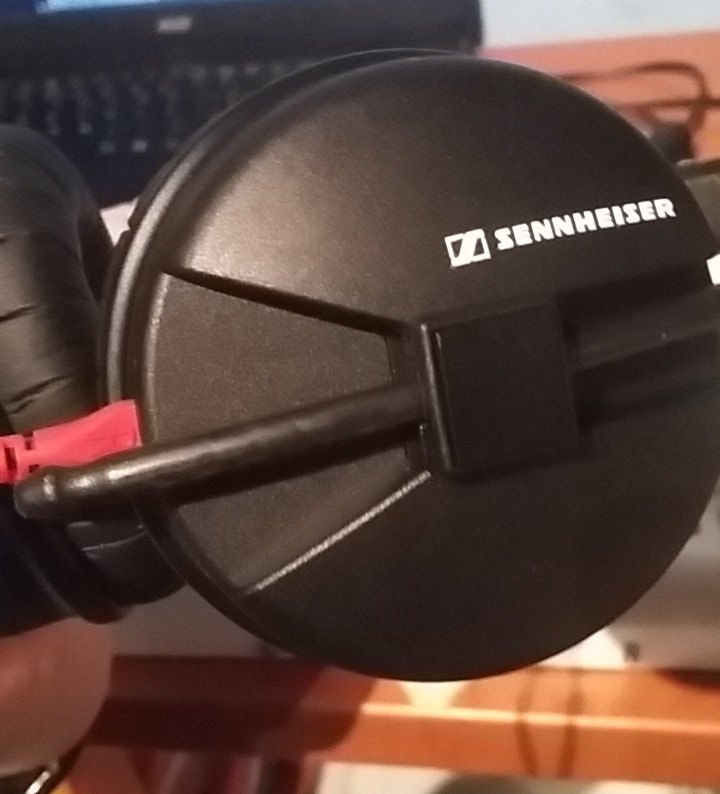 kikemartindj's tweet photo. Estrenando cascos esta noche🎧 💃👌👏 @Blue_River__ #sennheiser #KMartin #lavamosaliar https://t.co/STm2NBuaOm