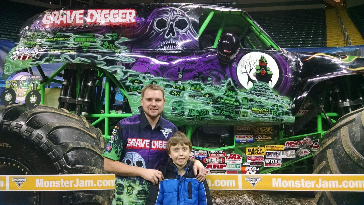 JoeOhio24's tweet photo. @MonsterJam Party in the Pits Live in Dayton Ohio @nuttercenter https://t.co/IY1spEENx7
