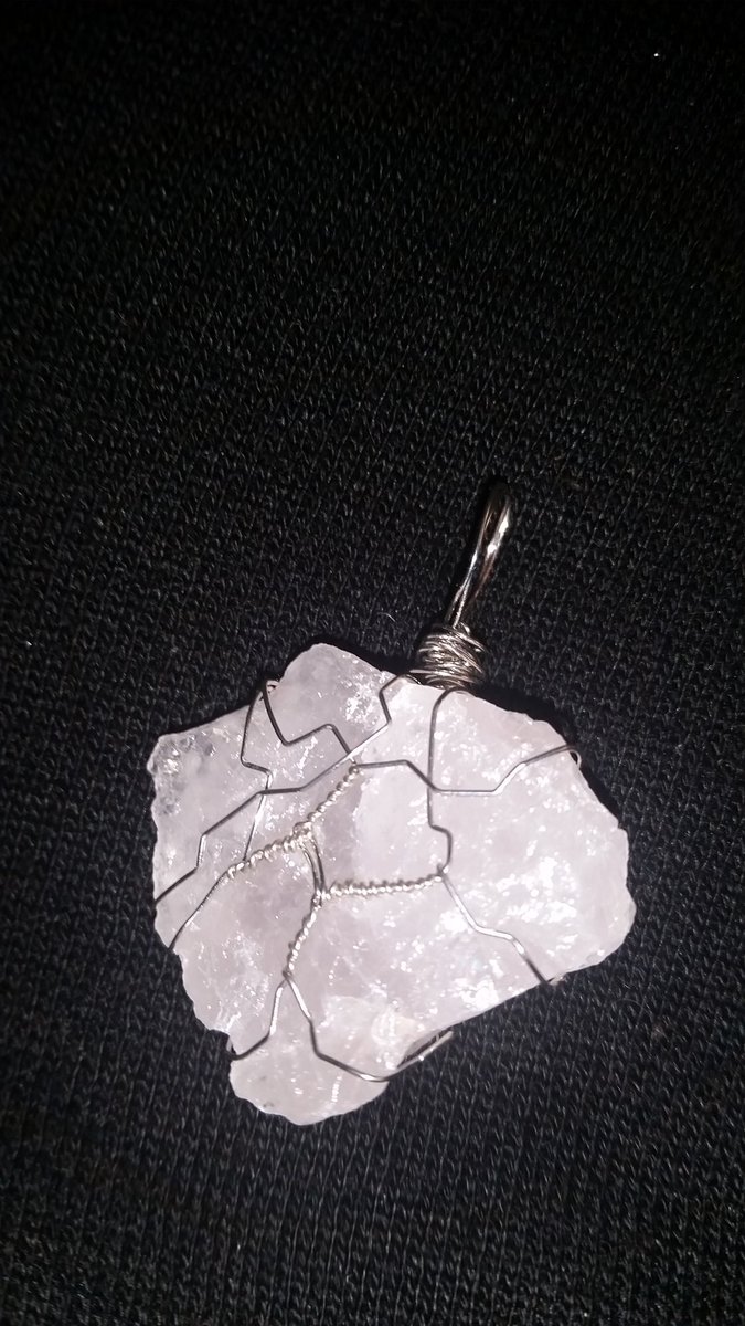 Rocketball2006's tweet photo. One of my favorite #wirewrapped #rosequartz  I made this :) https://t.co/hlXaJPVMrD