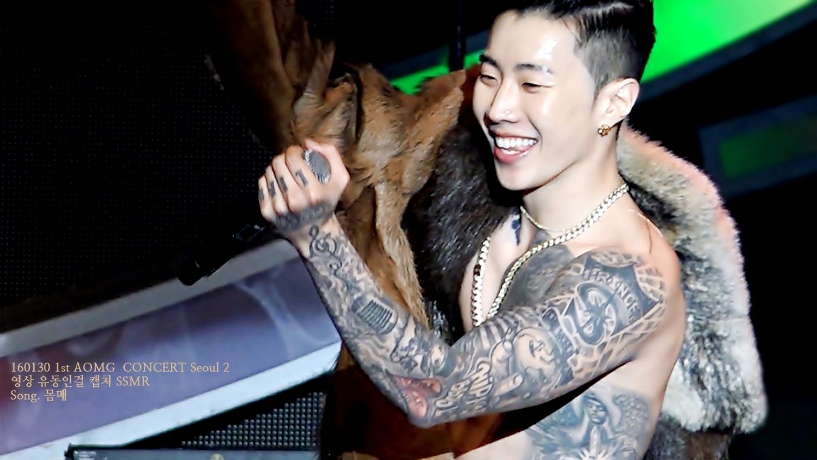 CZ_Sd08UUAAuMRf.jpg:large