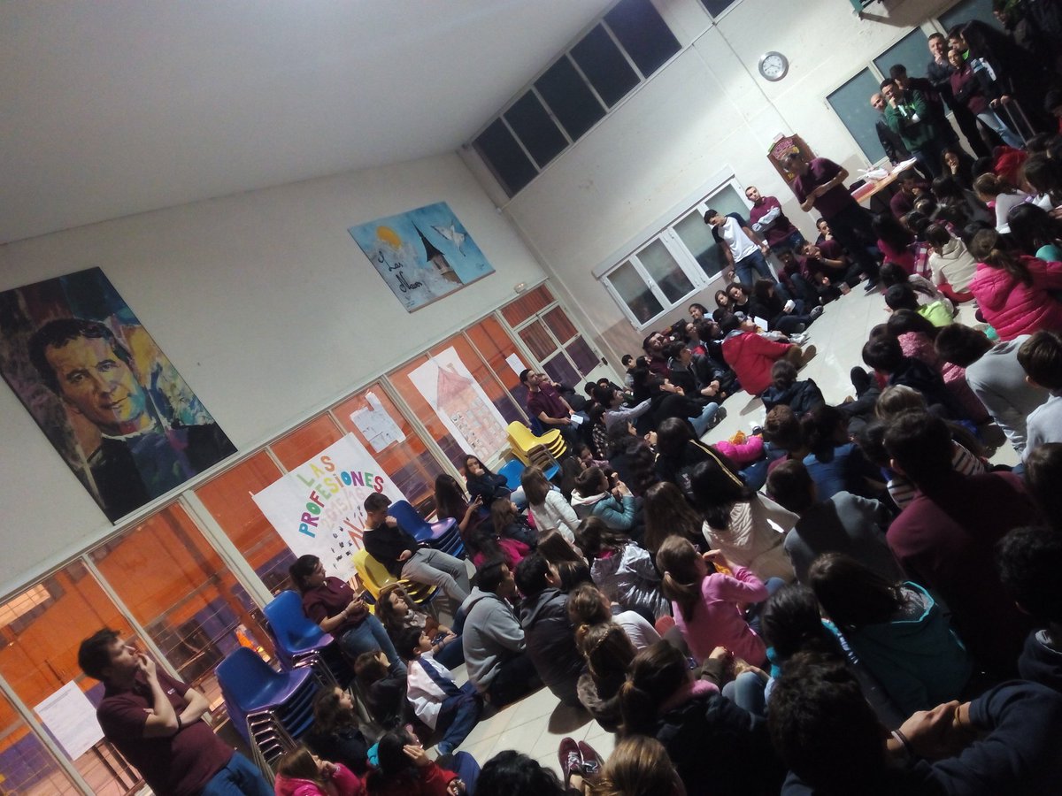 Antonio Esgueva está dando las Buenas Tardes para todos los niños del Chiqui y los jóvenes de los centros juveniles