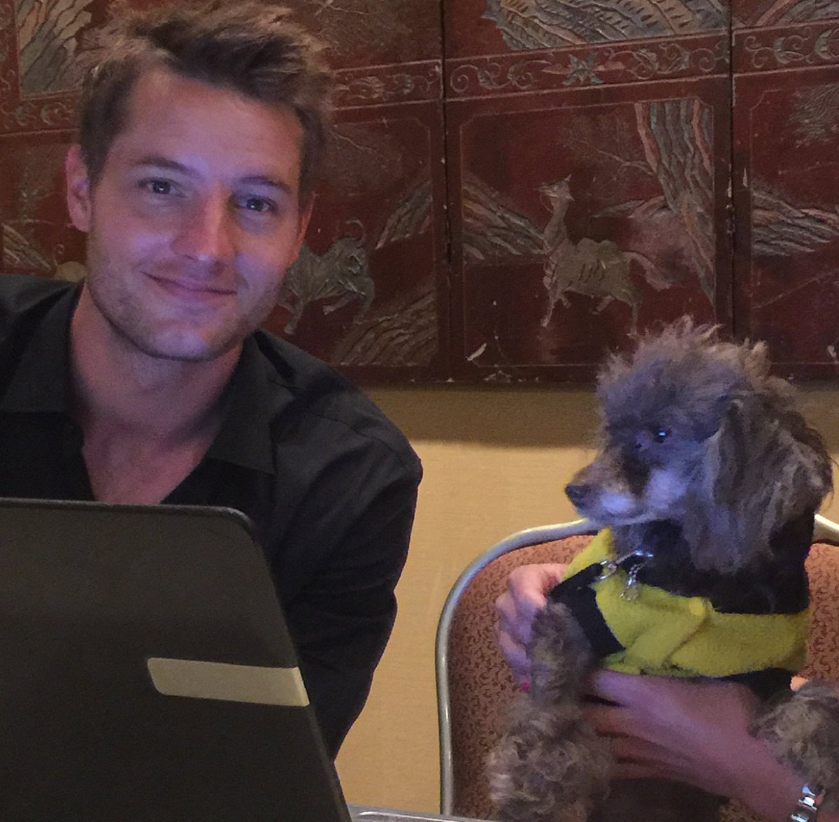 thegcbuzzdotcom's tweet photo. #HappyBirthday @Hartleyjustin
https://t.co/K3eVaiCEW2
#cbs #yr #dogwithablog #genoacity #forever39 #youngandrestless https://t.co/ZCbMkftKMw