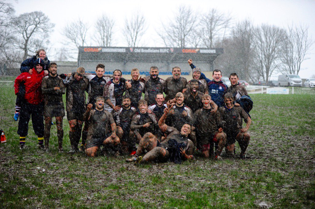 Campbellrugby's tweet photo. Scarborough celebrate following their 18-5 win in a blizzard at Old Brods this afternoon! https://t.co/auZr6B2PRm
