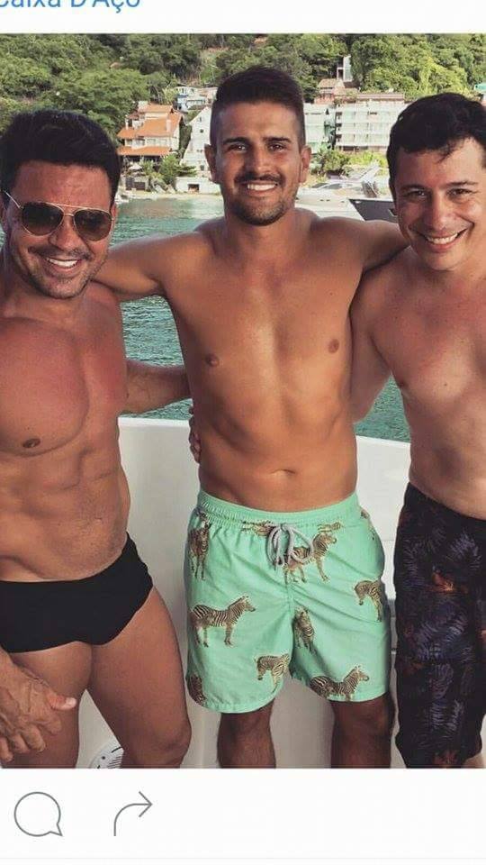 EllyAraujo0108's tweet photo. Curtindo as ferias Em praia do
#Jerere Balneario de
Camburiu @eduardoCosta ,André
Maffezolli
e @DellCavalini. https://t.co/W6s9r1Z772