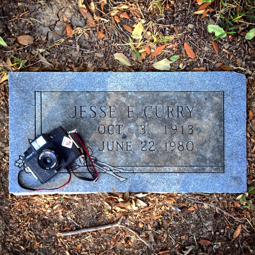 MrHolga's tweet photo. #fifty1.4 & I shot-up the #GroveHillCemetery in Dallas. I used my @GoodwillIntl Holga, @Kodak Jiffy, & Zeiss Icon. https://t.co/Xs3wmcBSZ0