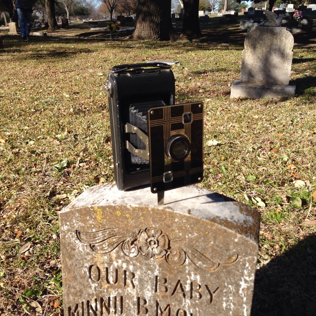 MrHolga's tweet photo. #fifty1.4 & I shot-up the #GroveHillCemetery in Dallas. I used my @GoodwillIntl Holga, @Kodak Jiffy, & Zeiss Icon. https://t.co/Xs3wmcBSZ0