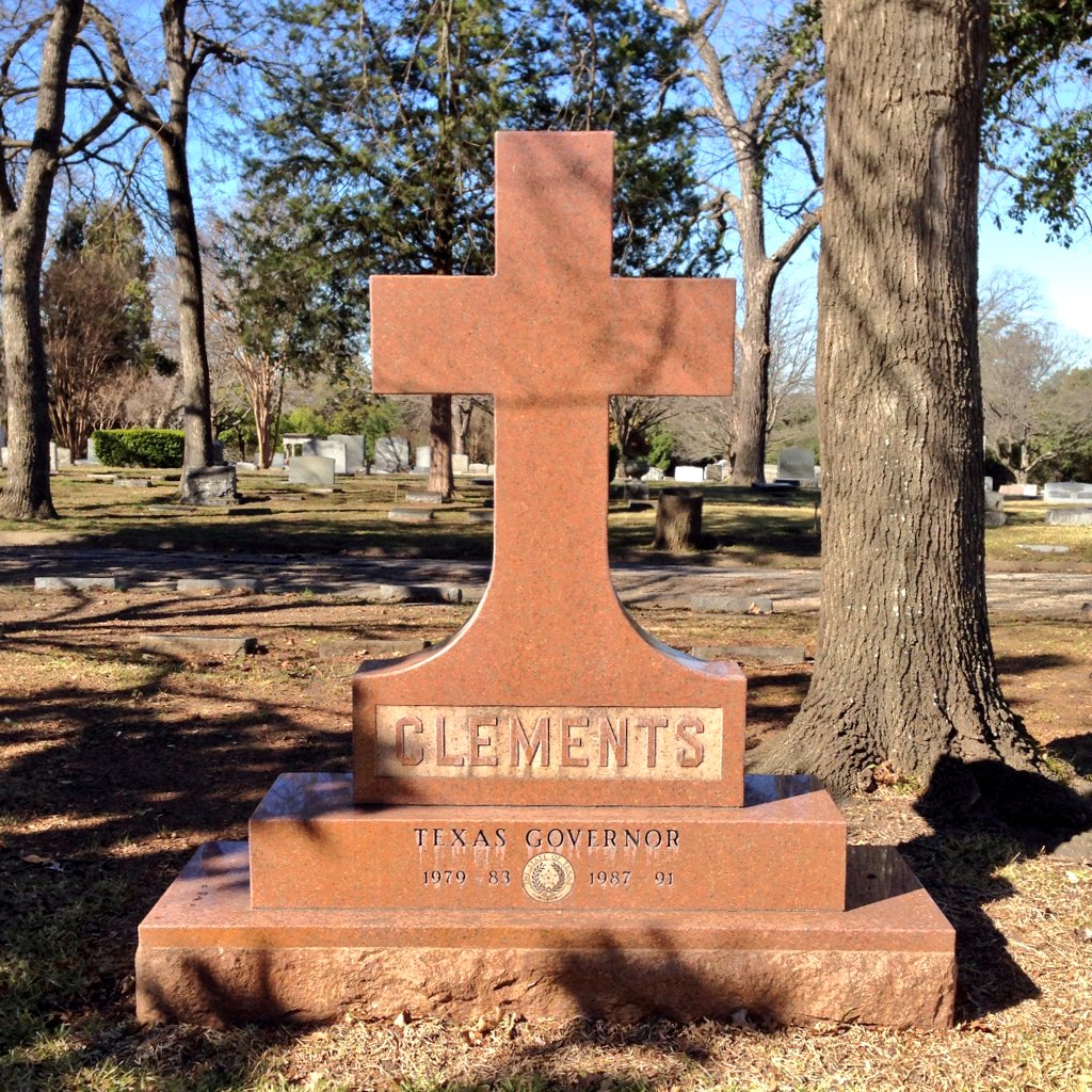 MrHolga's tweet photo. #fifty1.4 & I shot-up the #GroveHillCemetery in Dallas. I used my @GoodwillIntl Holga, @Kodak Jiffy, & Zeiss Icon. https://t.co/Xs3wmcBSZ0