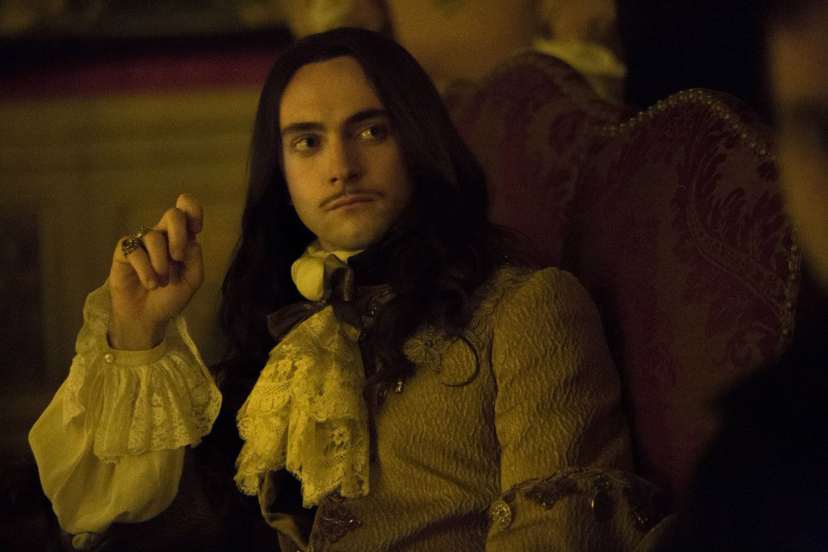 Джордж благден версаль. Версаль сериал людовик. Людовик xiv версаль. Людовик 14 король сериал версаль. Джордж благден версаль.