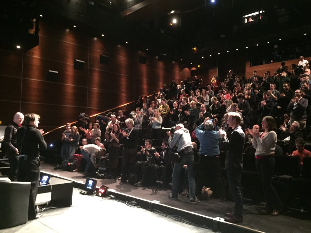 PIDSConference's tweet photo. Standing ovation à Dennis Muren. Superbe masterclass d'un Maitre du cinéma. 9 #Oscars #masterpiece #PIDS2016 https://t.co/4x02E8168T