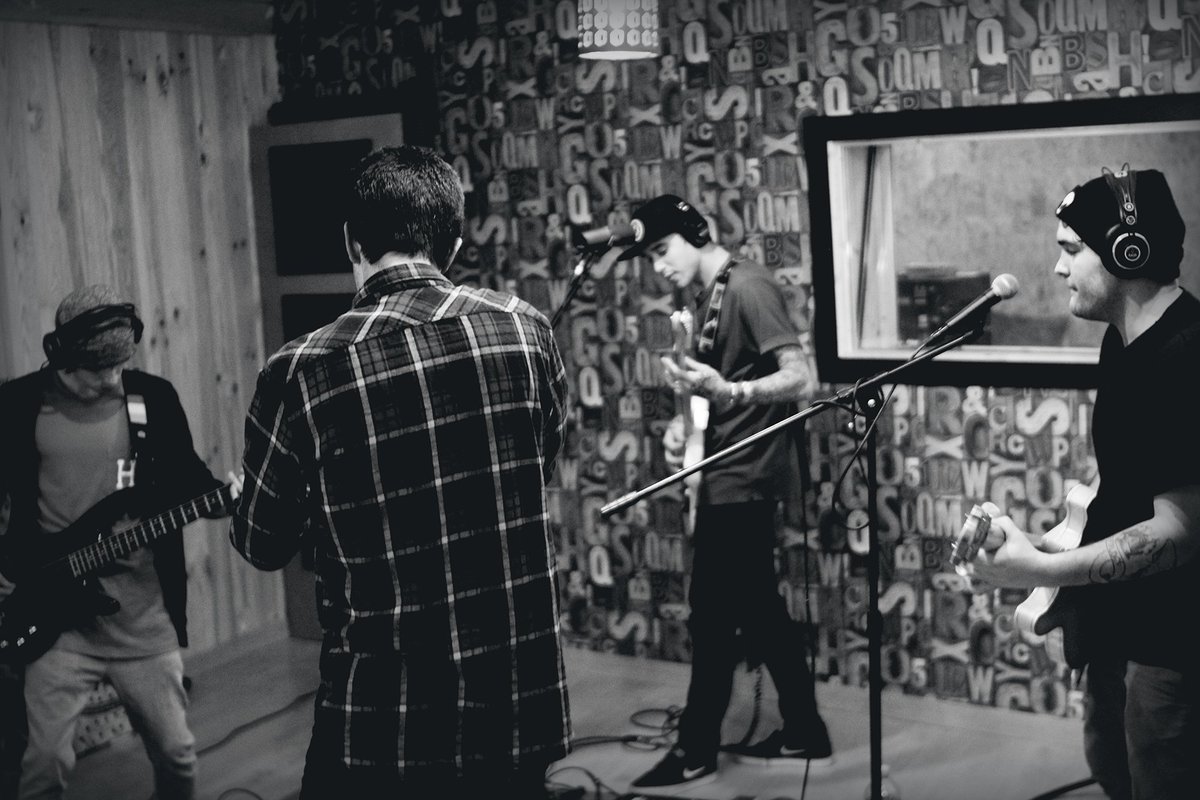 alienroots's tweet photo. "Live In The Studio" sessions will be on our Youtube channel soon.
Stay tuned and subscribe https://t.co/1skxmr5I5D https://t.co/41cLxfQwFc
