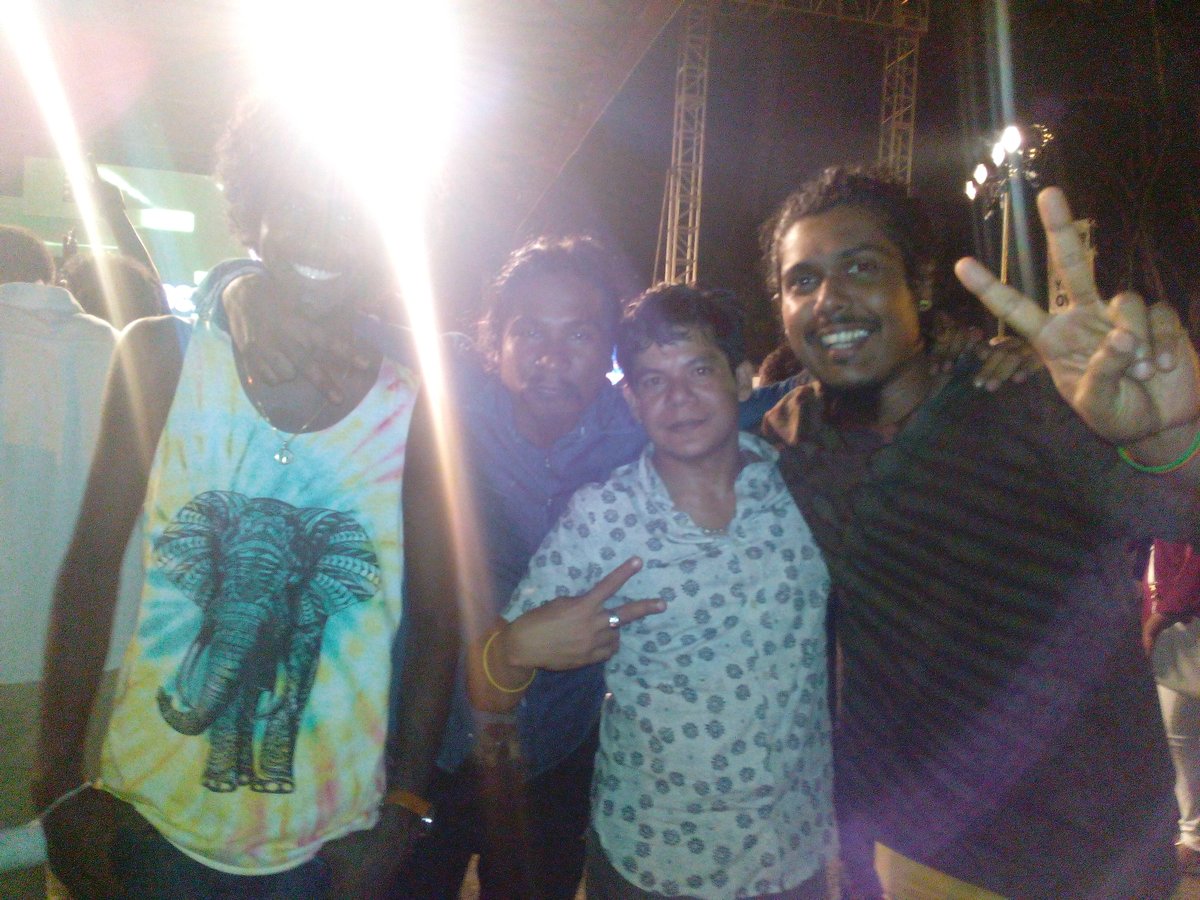 samp_c's tweet image. Rock Meets Reggae Festival 2016 🎻✌🇱🇰
#RockMeetsReggae #JayaSri #RedCircuit #Rock #Reggae #colombo #lka