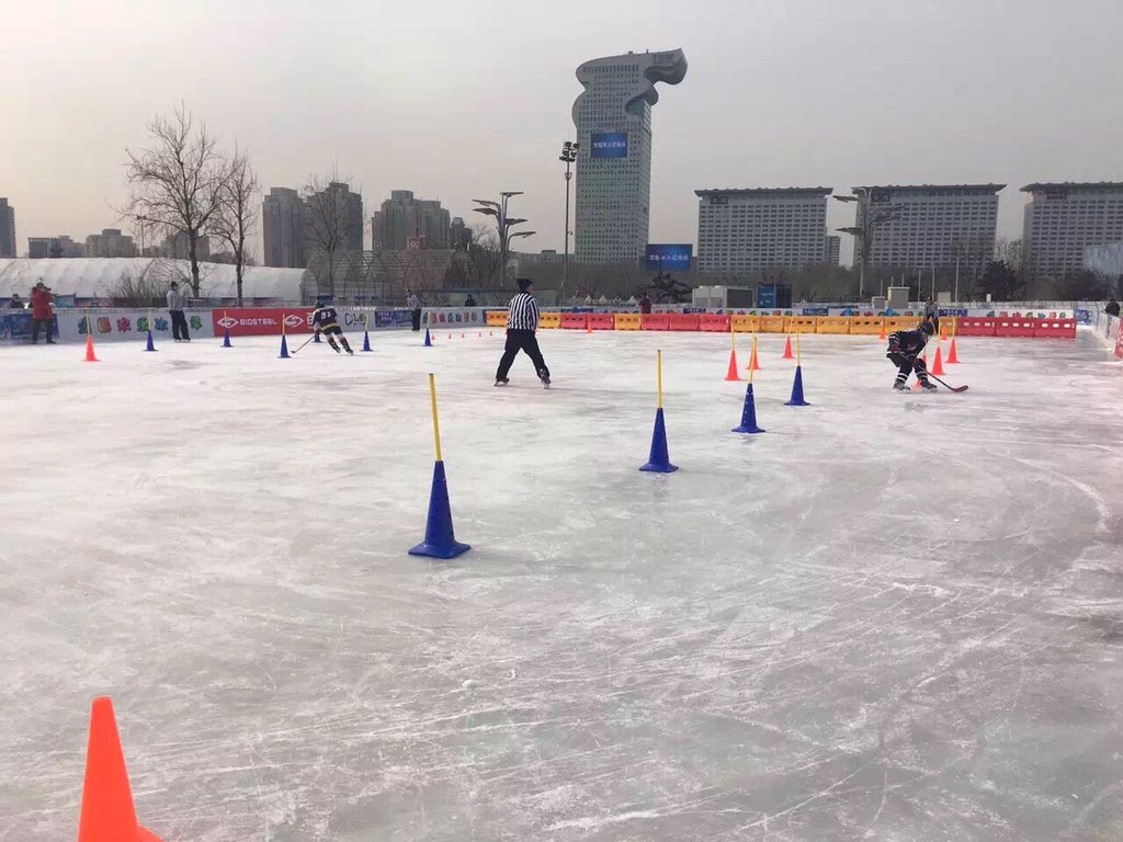 bohu131's tweet photo. Congrats @Leafsgregschell and @MapleLeafs for hosting TML youth camp at the Bird's Nest in Beijing! #Beijing2022 https://t.co/DgUCN2qiQS