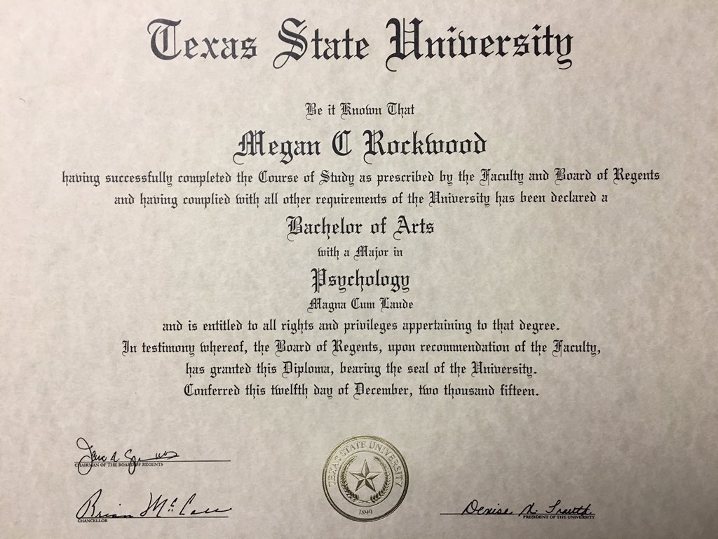 megann_rockwood's tweet photo. 🎉🎓 still feels unreal #TXST #txstgrad #txst15 https://t.co/UbzHvYI6PG