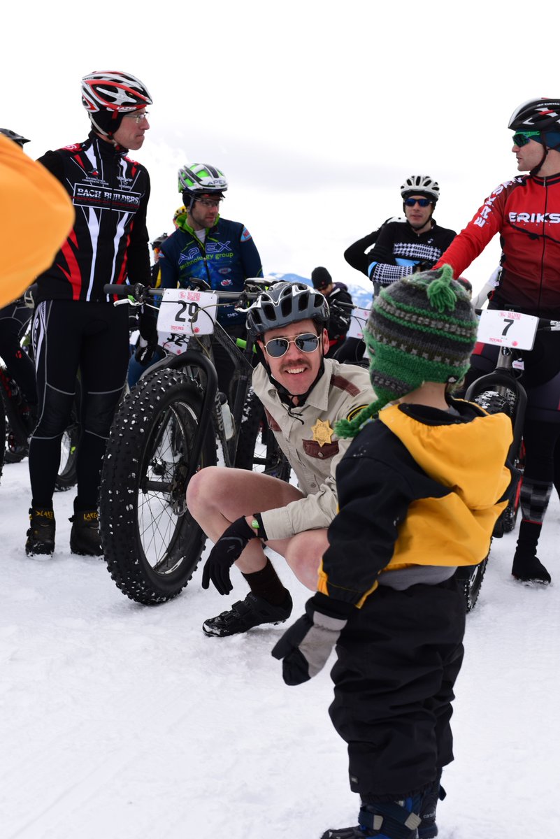 CBFatBikeWorlds's tweet photo. It is very important to teach the young fat bikers the rules of the trail. #onlyincrestedbutte https://t.co/4oPKRS0VnC