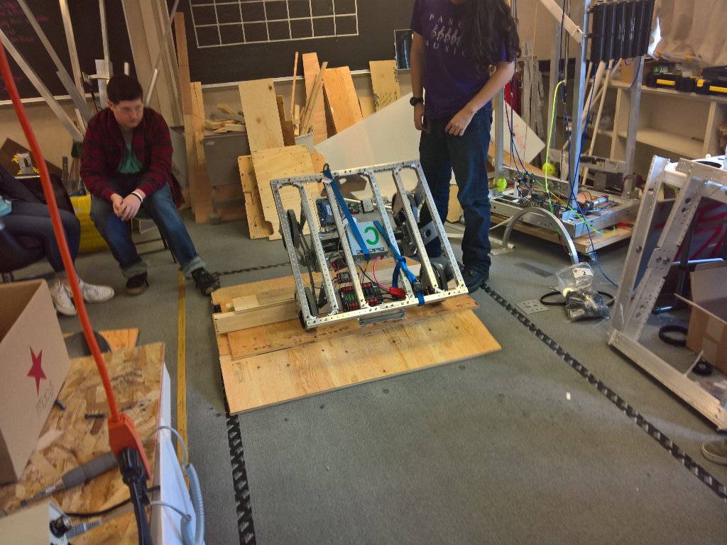 ERHSJagbots's tweet photo. Attempting to pass the "rock wall!" #omgrobots https://t.co/TKUWAWqfHR