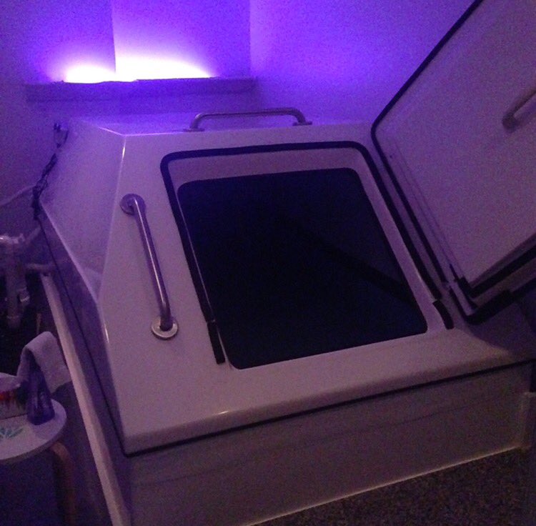 LuBella02's tweet photo. Went for a 60 min float of complete sensory deprivation! An experience of relaxation. @INTERAC #monthofme https://t.co/GCBgciZZGi