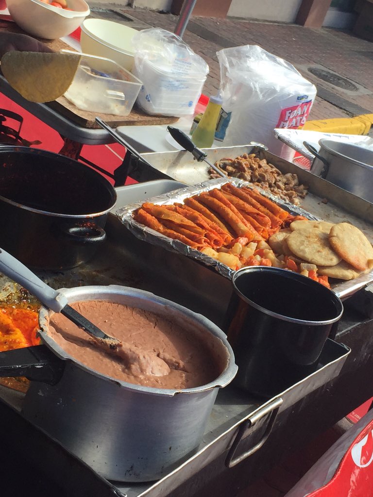 Laredo_Main_St's tweet photo. Unass Gorditasss y Enchiladass riquisimaaas y esquisitas ❤️❤️😋👌🏼
#JamboozieFest2016! https://t.co/kSorFrAFYT