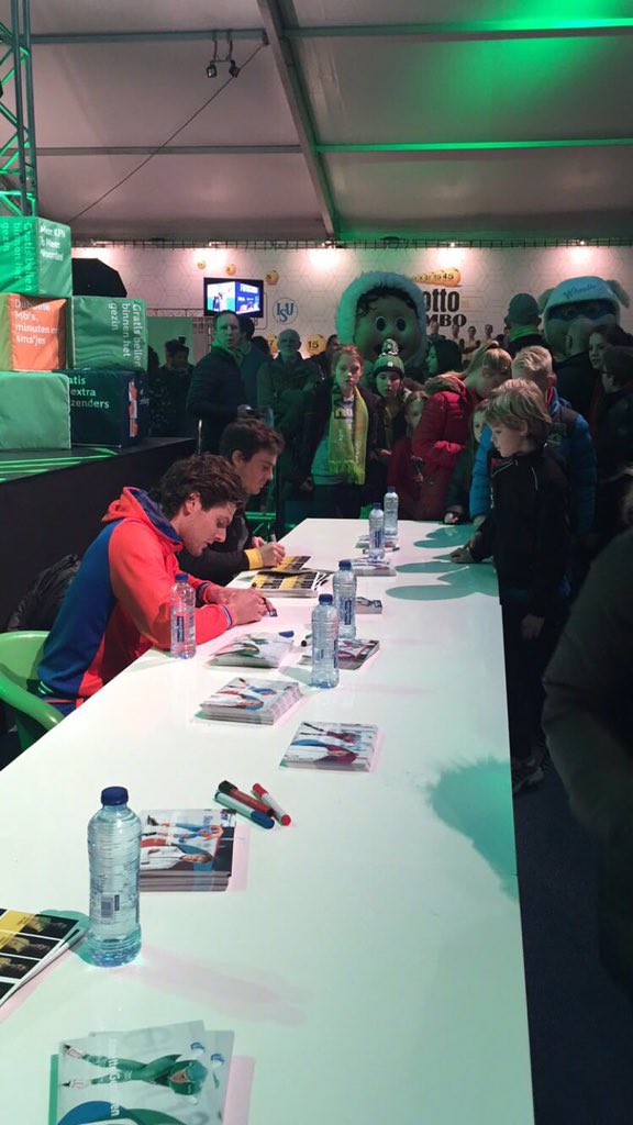 .<a href="/lucasvanalphen/">Lucas van Alphen</a> in het altijd gezellige #kpn clubhuis
