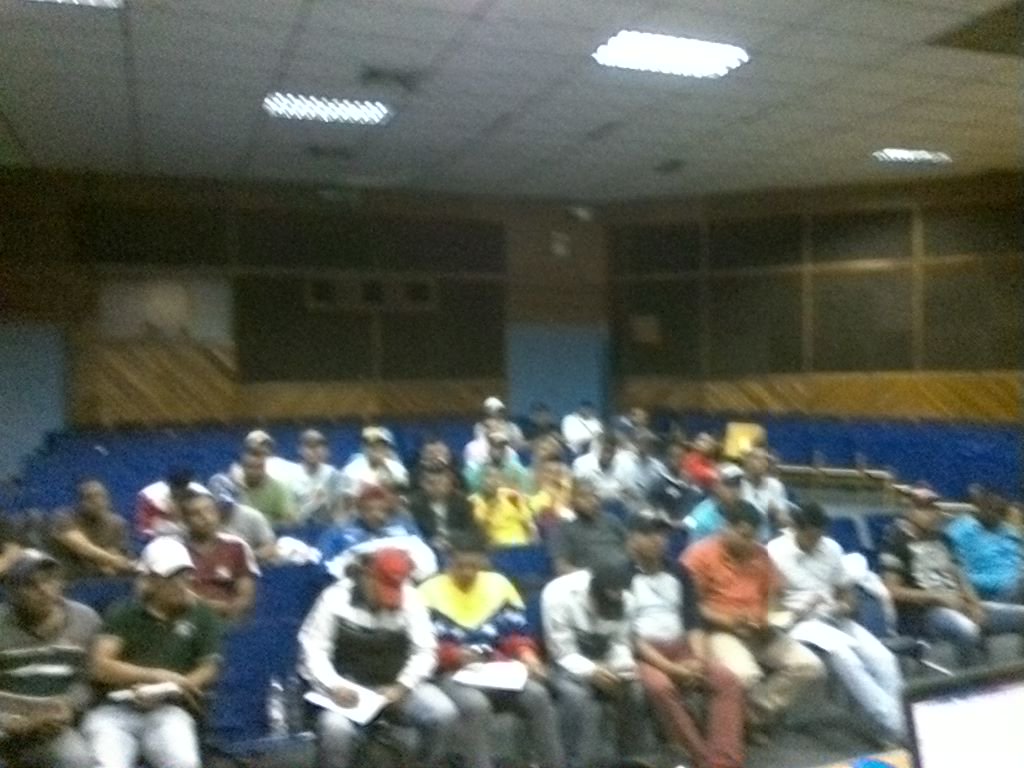 CONESES_VNZLA's tweet photo. #CONESES Reunida política y dirigencia antigua y actual https://t.co/44o3JCpUc8