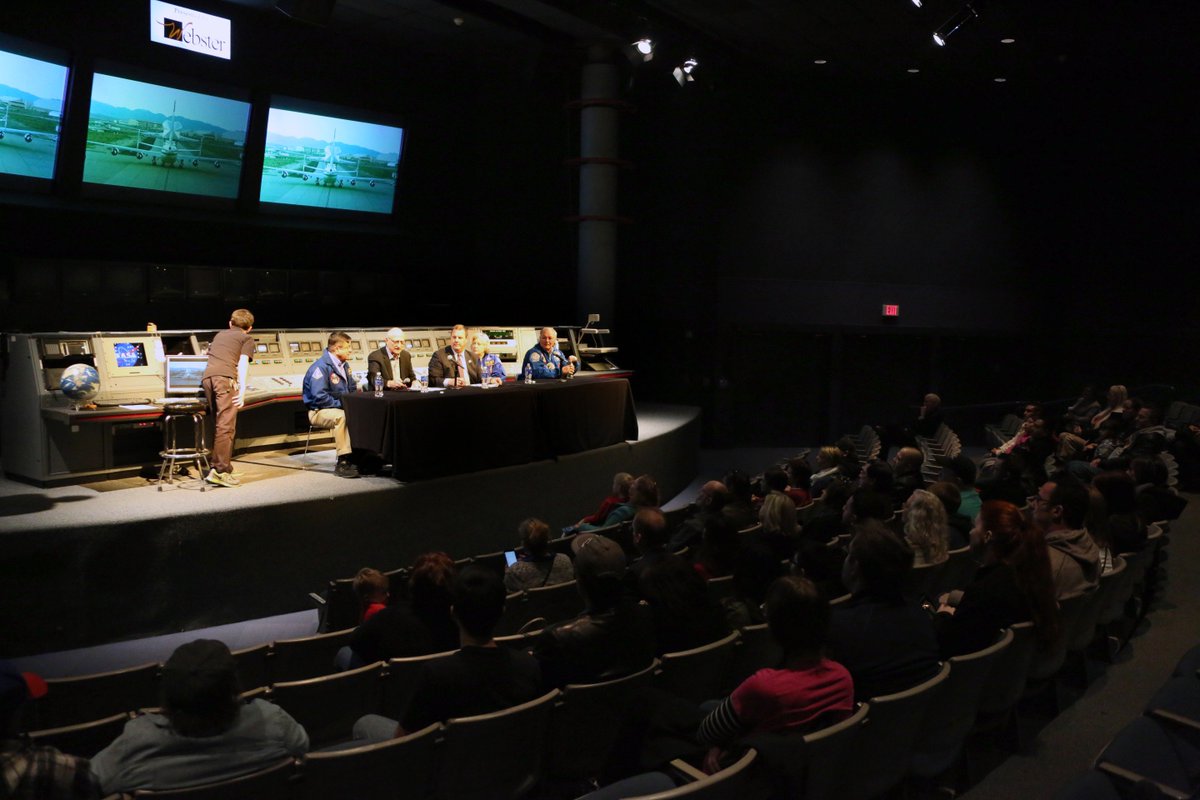 SpaceCenterHou's tweet image. #SCA pilot Frank Marlow and astronaut Ken Cameron discuss the #shuttleprogram.
Learn more: tiny.cc/7t9f8x