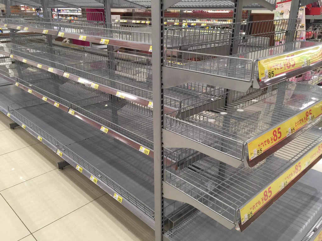 大雪の中で食糧確保のためにスーパーに行くと...これっ...ww