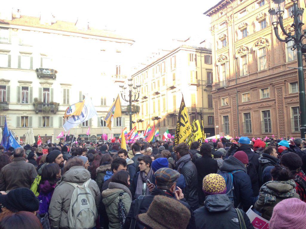 PDTorino1's tweet photo. Oggi in piazza Carignano #SvegliatiItalia https://t.co/MT3NgtPndF