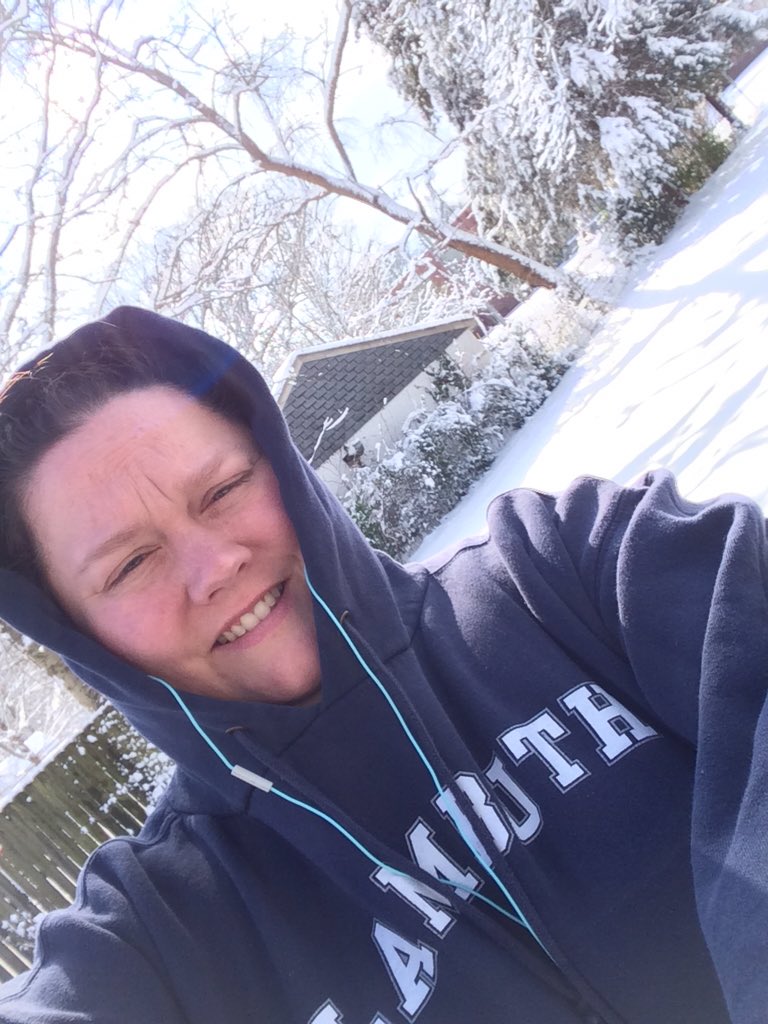 AliRageDesigns's tweet photo. Listening to @BOFPodcast and shoveling 8 inches of snow in Nashville- we never get this much snow! https://t.co/qWwlkZEBX5