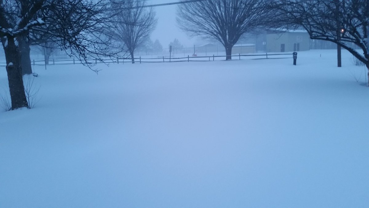 LisaR1128's tweet photo. #BOBSNOW.....Mechanicsburg PA......where's the road https://t.co/0Uzw7UVudZ
