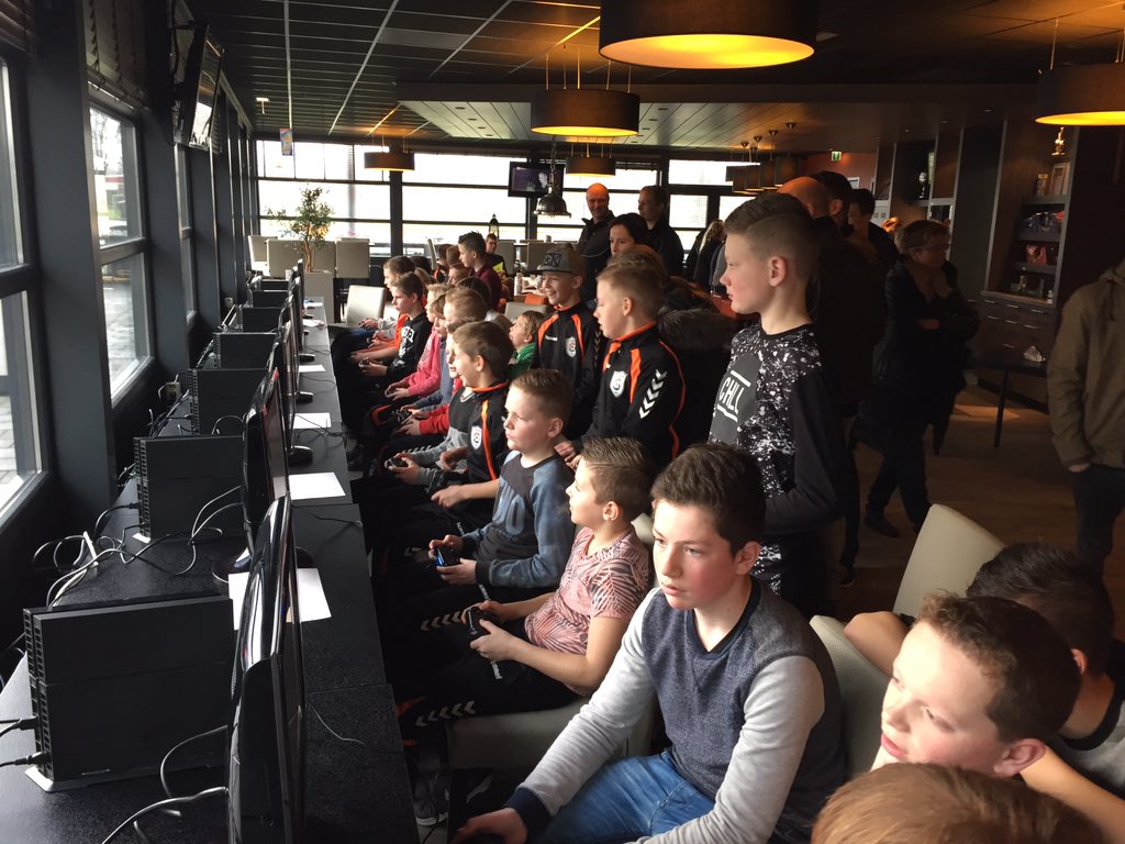 Vandaag organiseren we weer een te gek FIFA16 toernooi bij <a href="/svmarienheem/">SV Mariënheem</a>