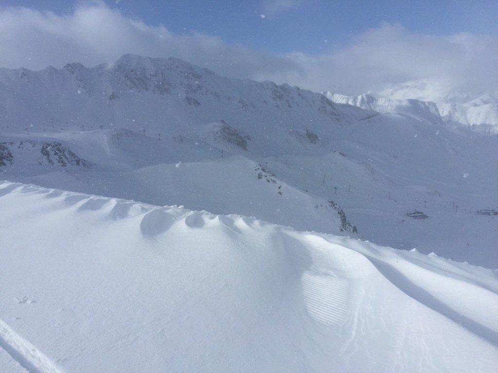 Windy but fresh #snow in #ischgl