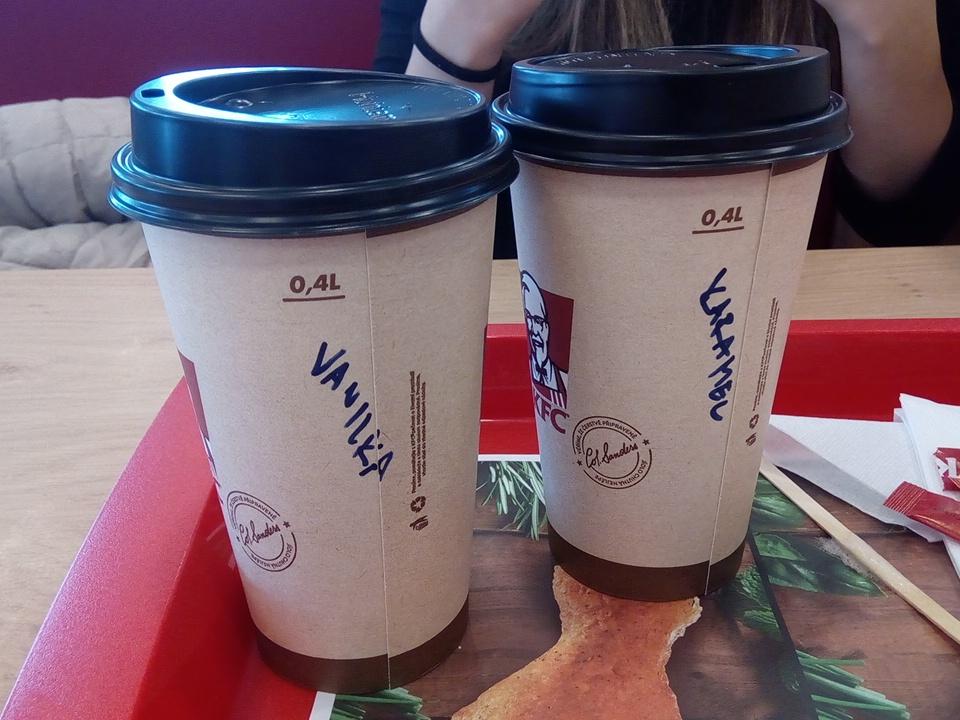 SaruskaT's tweet photo. #KFC #coffee https://t.co/fNPBfMKR6b