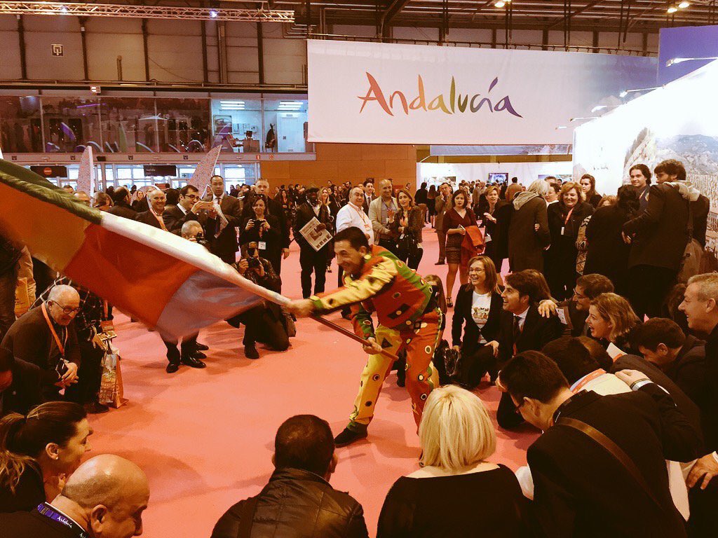 #AndalucíaenFitur muy animado y con muchas actividades: música, gastronomía, concursos, diversión <a href="/viveandalucia/">Vive Andalucía</a>