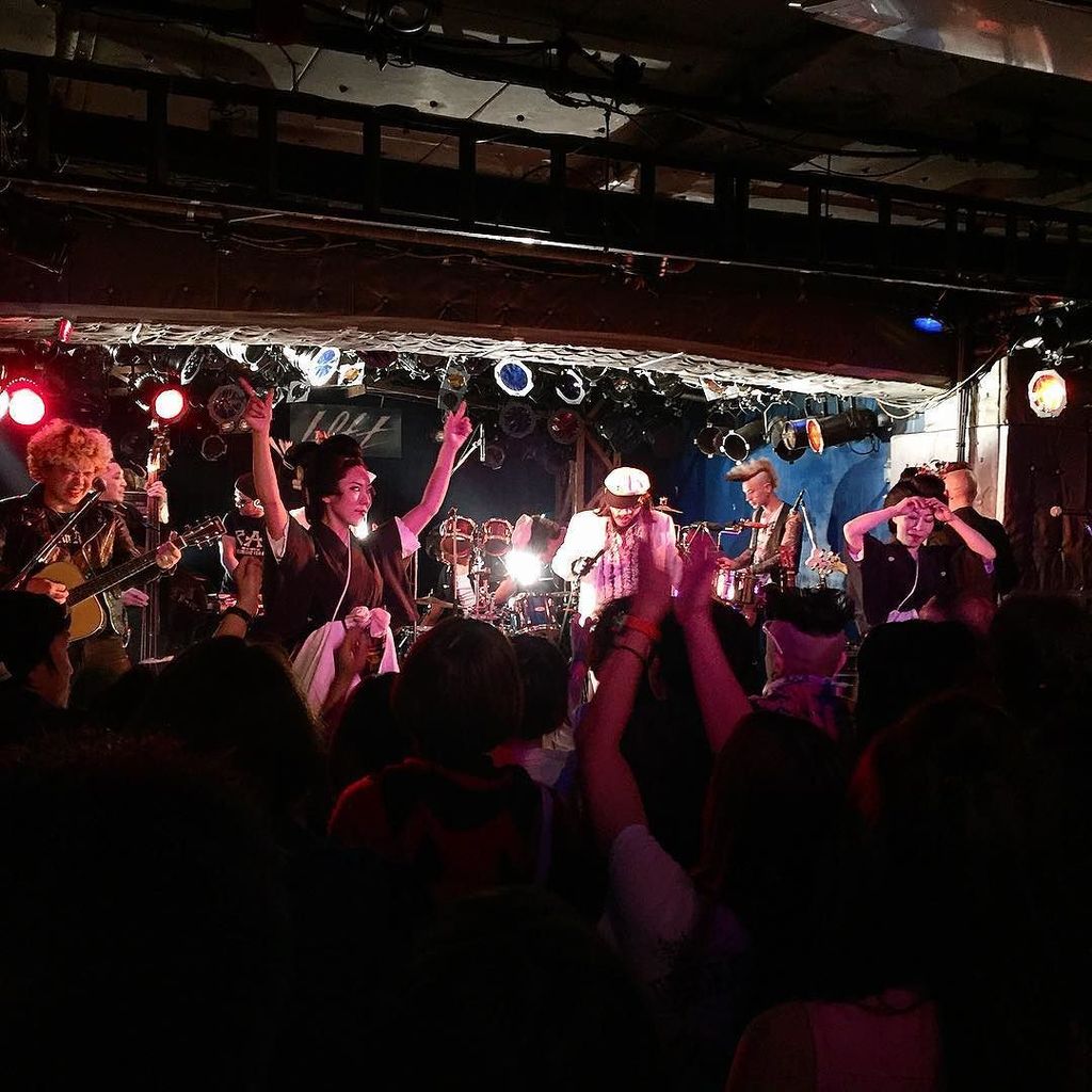 InstaKabukicho's tweet photo. 20160123 柳家キャプテン& the ratbones 2ndアルバム発売記念ワンマン@新宿ロフト #アウトローフォーク #psychobilly #柳家睦 #ratbone… https://t.co/hU58rw4M3M https://t.co/xuENe9G9ni