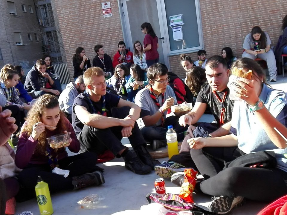 gaia458's tweet photo. Comida de los superscouters ! #SoySuperScouter https://t.co/h1ChOaN8BJ