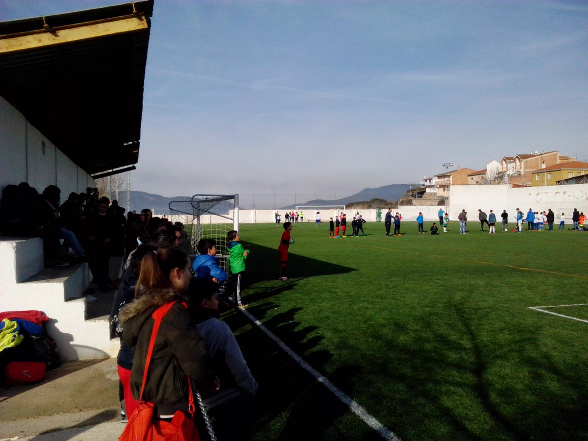DeporteOrcera's tweet photo. La jornada comarcal de fútbol en #Orcera se ha desarrollado con normalidad y con gran afluencia de público. https://t.co/qgurzpdsW4